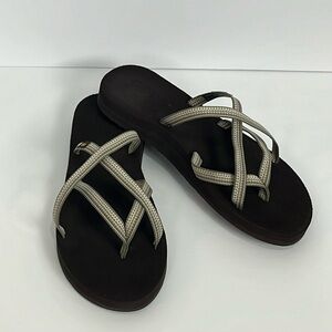 Teva Olowahu Brown Beige Flip Flop Slip On Strappy Sandals Women’s Size 10
